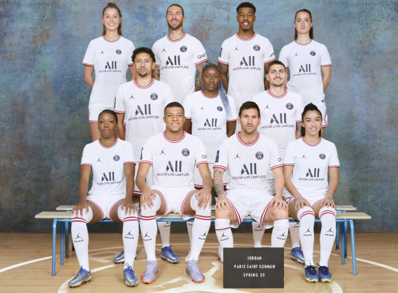French Soccer Club PSG Dons New Chicago Bulls-Inspired Kit - On Tap Sports  Net